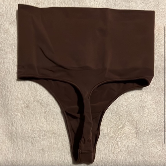 SKIMS Sculpting High Waisted Thongs Bundle of 3 in Taupe, Brown, Black (S) - Picture 9 of 16